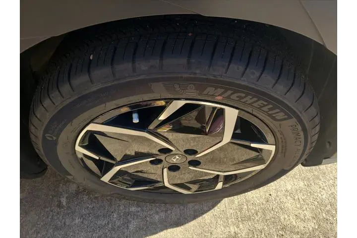 $21993 : Hyundai IONIQ 5 2023 SE 4dr image 5