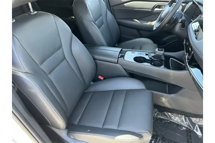 $33133 : Nissan Rogue 2025 SL 4dr Cro image 10