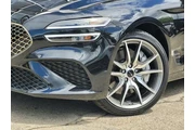 $34800 : Genesis G70 2025 2.5T Standa thumbnail