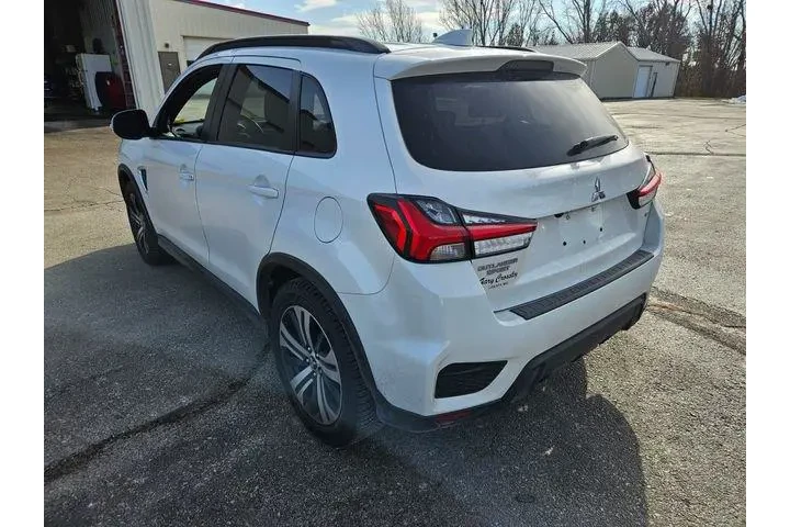 $16000 : Mitsubishi Outlander Sport 2 image 6