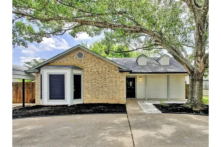 $1000 : Super cute, open floorplan wit image 1