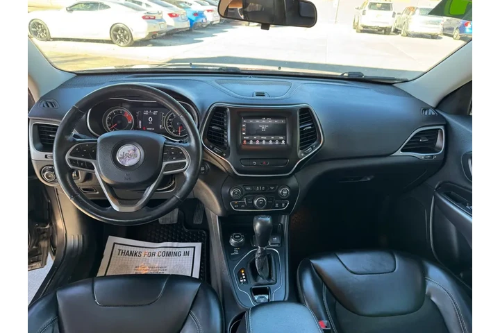 2019 Cherokee Latitude Plus 4 image 9