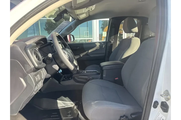 Toyota Tacoma 2020 4x2 SR5 4 image 8