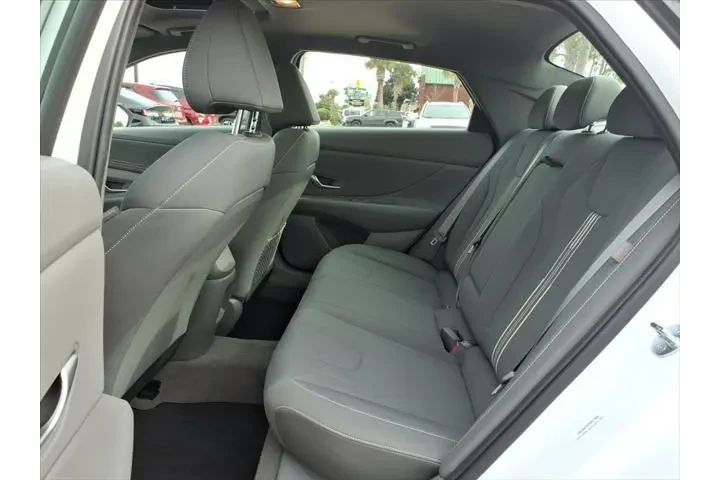 $27765 : Hyundai ELANTRA 2025 SEL Con image 9