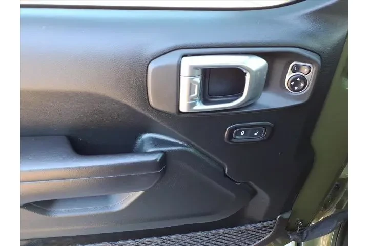 $33987 : Jeep Wrangler Unlimited 2021 image 10