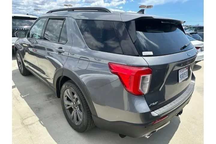 $31900 : Ford Explorer 2023 XLT 4dr S image 2