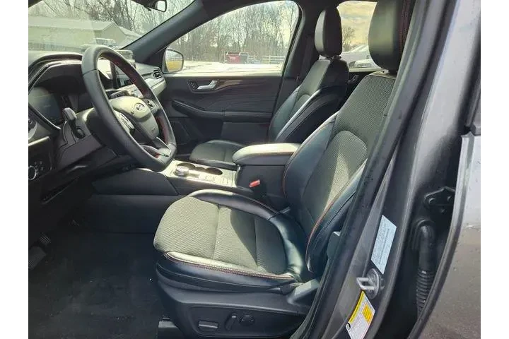 $24500 : Ford Escape 2025 AWD ST-Line image 10