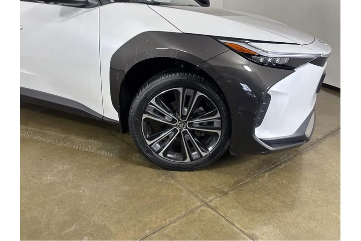 $25000 : Gold Certified2023 bZ4X Limit image 10