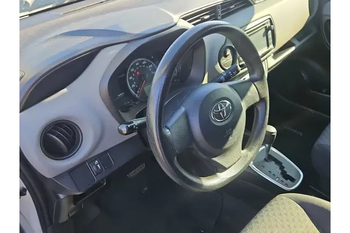 $8500 : Toyota Yaris 2015 L 2dr Hatc image 2