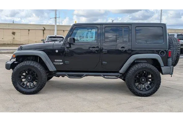 $20495 : Jeep Wrangler JK Unlimited 2 image 6