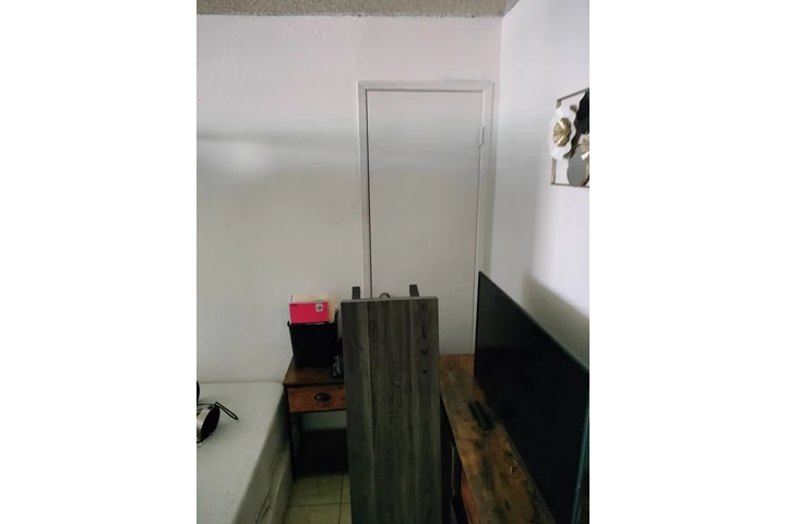 $600 : Rento sala para una persona image 3
