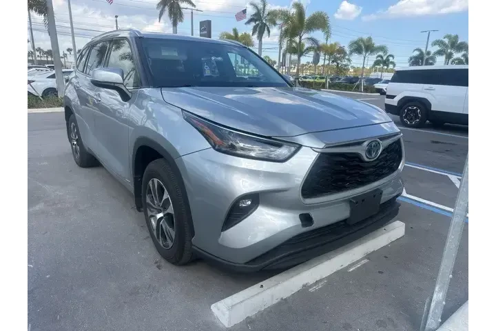 $26537 : Toyota Highlander Hybrid 202 image 2