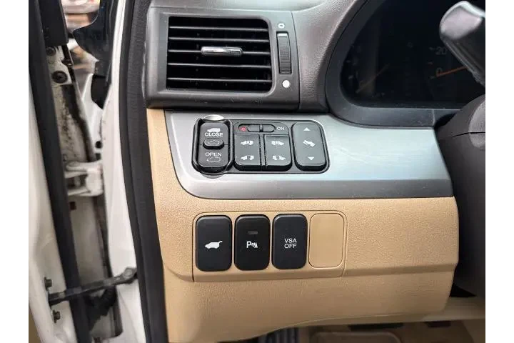 $7000 : Honda Odyssey 2010 Touring 4 image 7