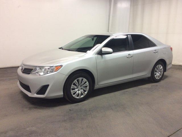 $7500 : 2014 Toyota Camry LE image 2