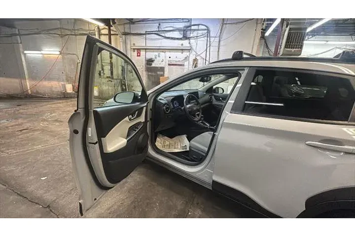 $19446 : Hyundai KONA 2023 AWD SEL 4d image 10