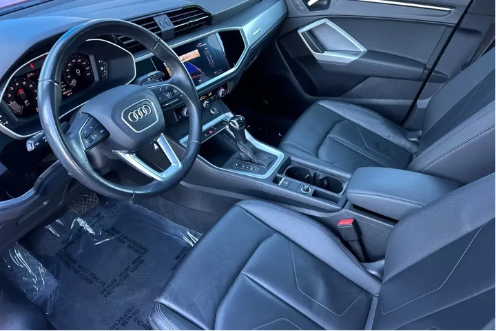 $21900 : Audi Q3 2022 AWD quattro S l image 10