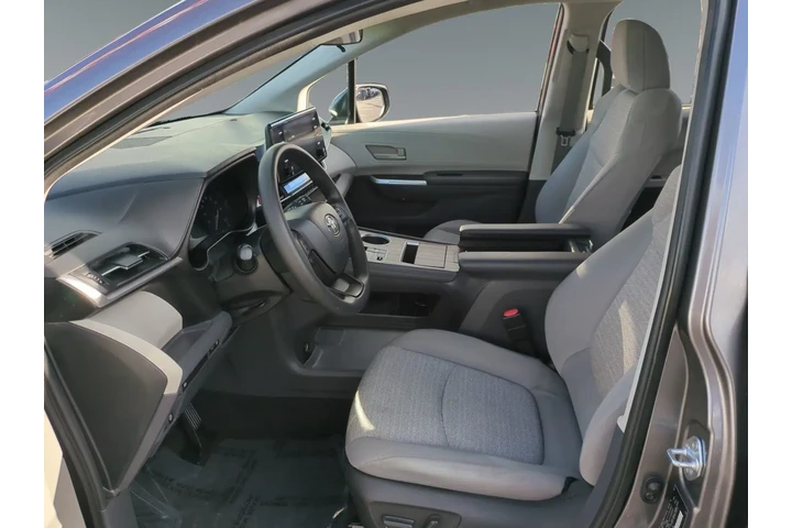 $36882 : Toyota Sienna 2022 LE 8-Pass image 9