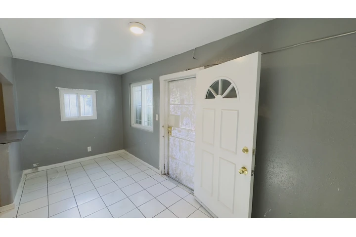 $1999 : 1 RECAMARA EN AQUILE INGLEWOOD image 3