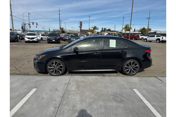 $15999 : 2020 Corolla SE image 3