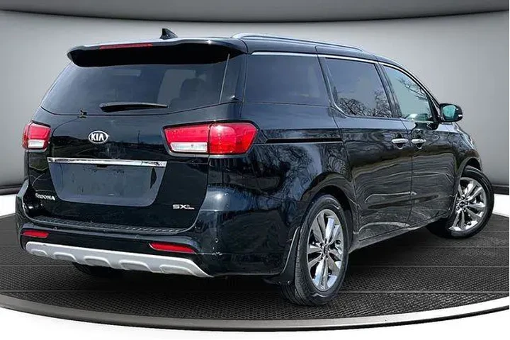 $11000 : Kia Sedona 2015 SX Limited 4 image 6
