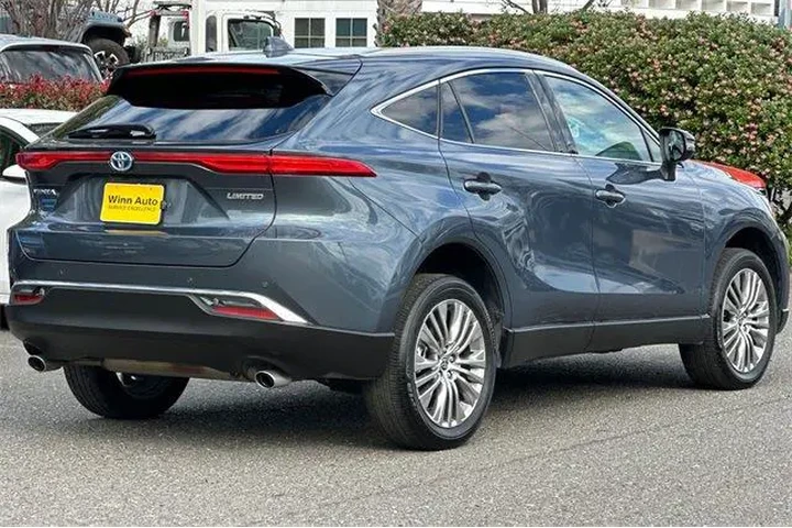 $35444 : Toyota Venza 2023 AWD Nights image 4