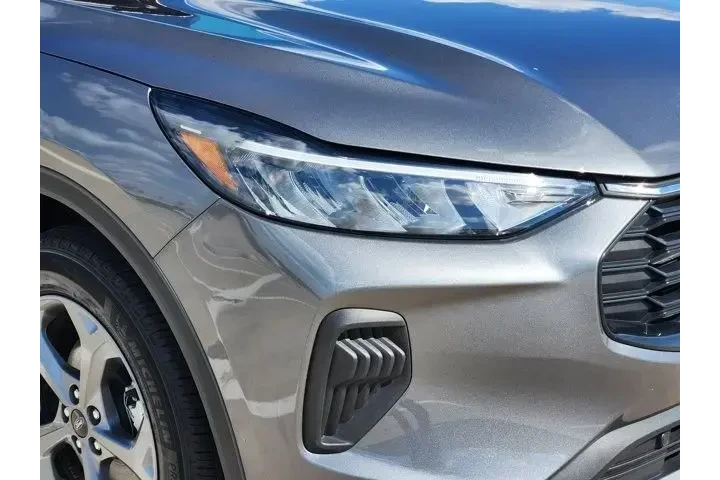 $24398 : Ford Escape 2025 AWD ST-Line image 9