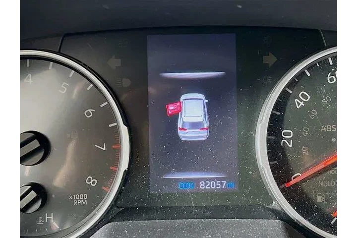 $28975 : Toyota RAV4 2021 AWD XLE Pre image 9