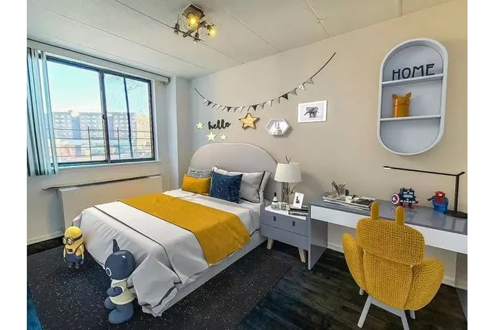 $3000 : Grande apt en rego park image 6