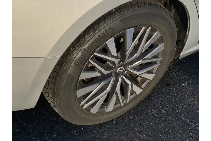 Nissan Altima 2023 2.5 SV 4d image 5