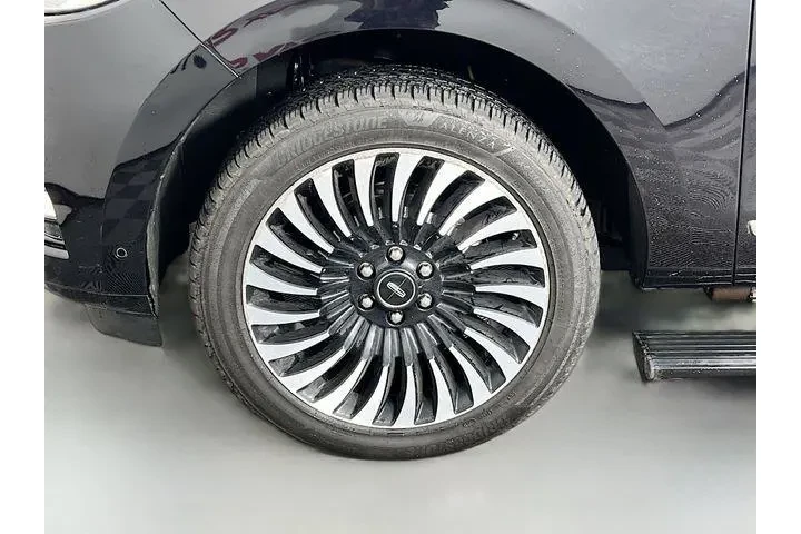 $38975 : Lincoln Navigator 2019 4x4 B image 10