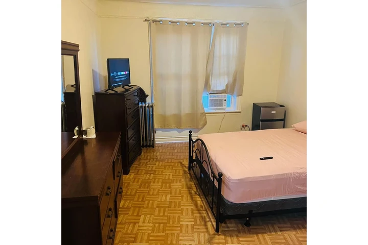 $200 : Rooms For Rent NY. 130 image 6