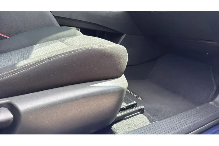 $18289 : Nissan Rogue 2021 SV 4dr Cro image 5