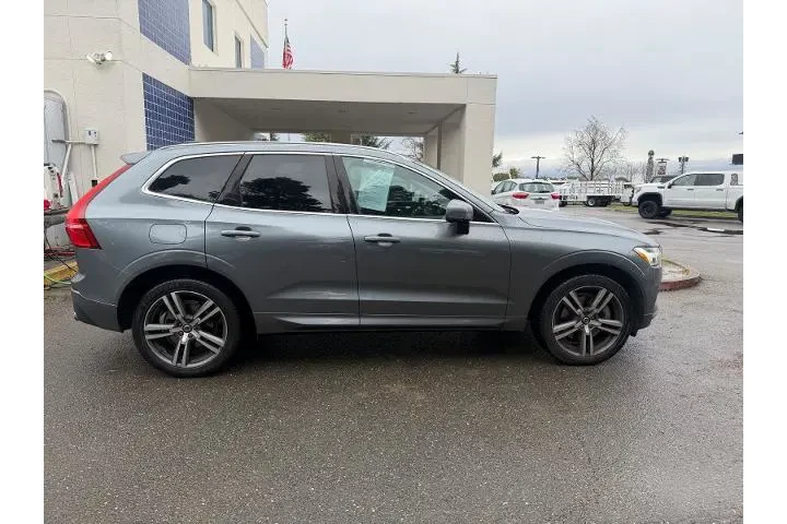 $23500 : Volvo XC60 2021 AWD T6 Momen image 6