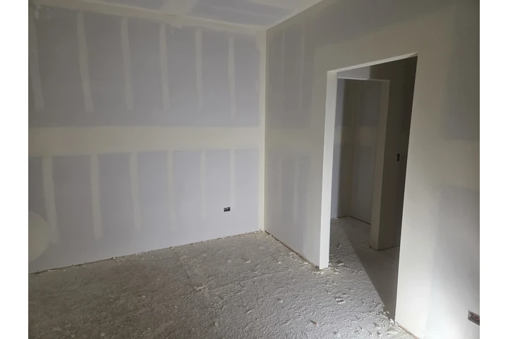 Drywall finisher image 4