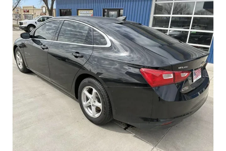 $9990 : 2016 Malibu LS Fleet image 9