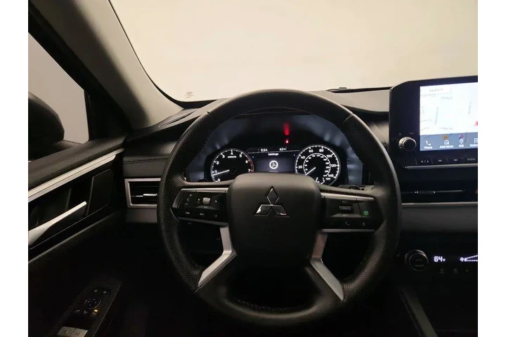 $24998 : Mitsubishi Outlander 2024 SE image 9