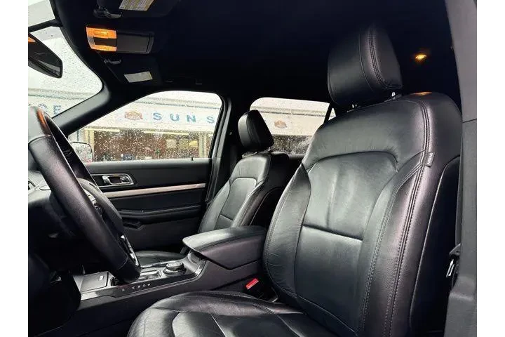 $14997 : Ford Explorer 2018 AWD XLT 4 image 8