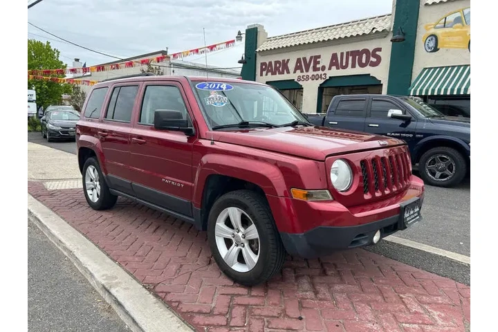 $6995 : 2014 Patriot Latitude image 2
