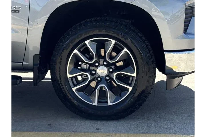 $39996 : Chevrolet Silverado 1500 202 image 3