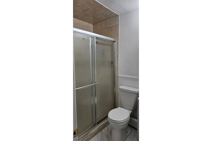 $2200 : Fresh Meadows Walking Apt 1 Bd image 8