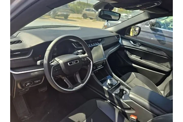 $30937 : Jeep Grand Cherokee L 2024 4 image 7