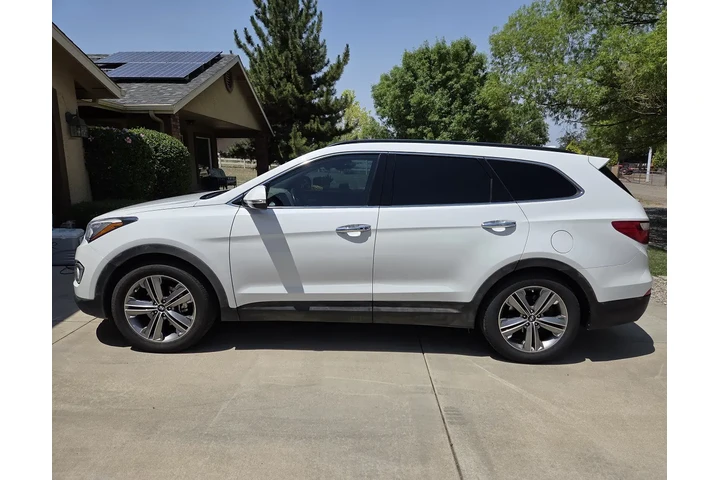 $5000 : 2015 Hyundai Santa Fe Limited image 2