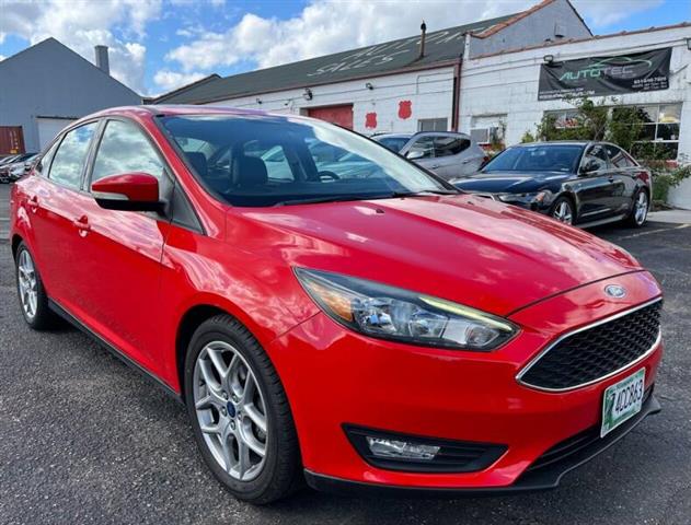 $8500 : 2015 Focus SE image 4