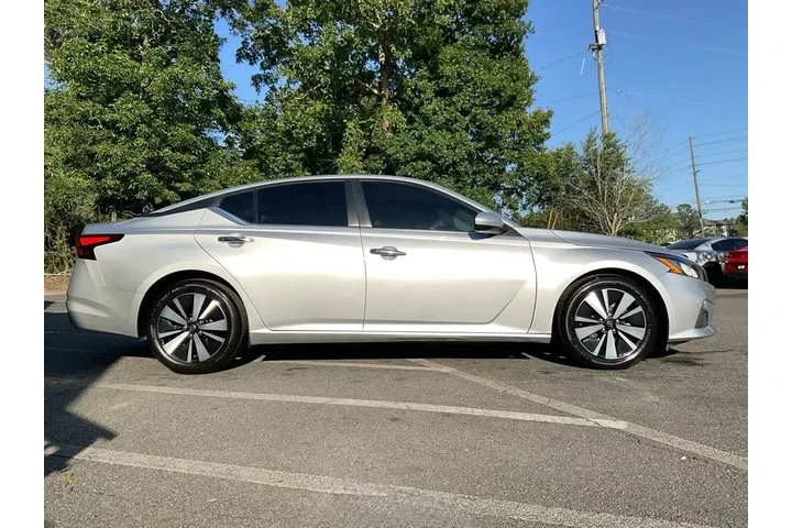 $12485 : Nissan Altima 2022 2.5 SV 4d image 4