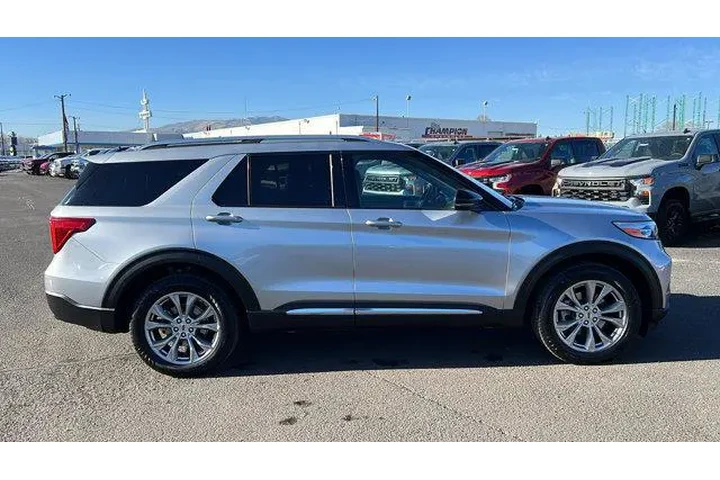 $33984 : Ford Explorer 2023 AWD Limit image 4