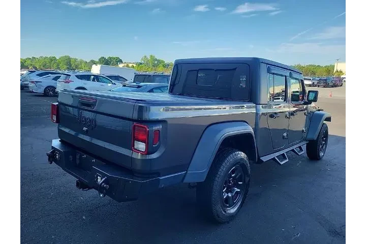 $26050 : Jeep Gladiator 2021 4x4 Spor image 2