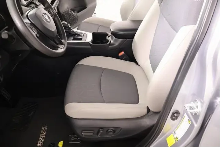 $30535 : Toyota RAV4 2024 XLE 4dr SUV image 10