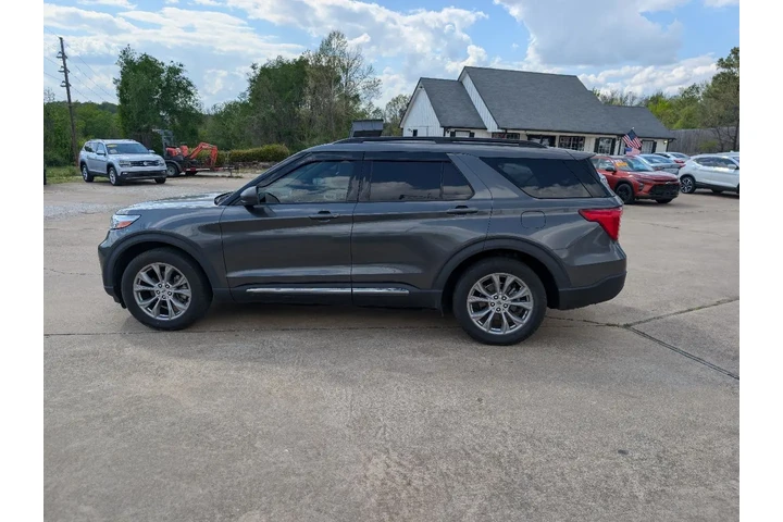 2020 Explorer image 9