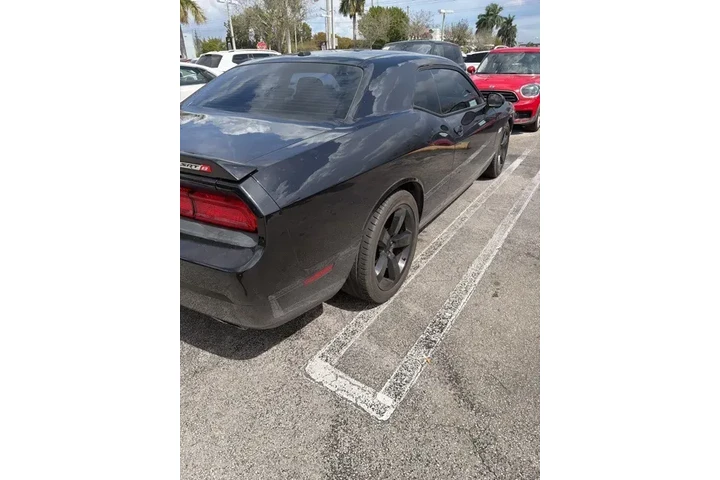 $17990 : Dodge Challenger 2011 SRT8 3 image 5