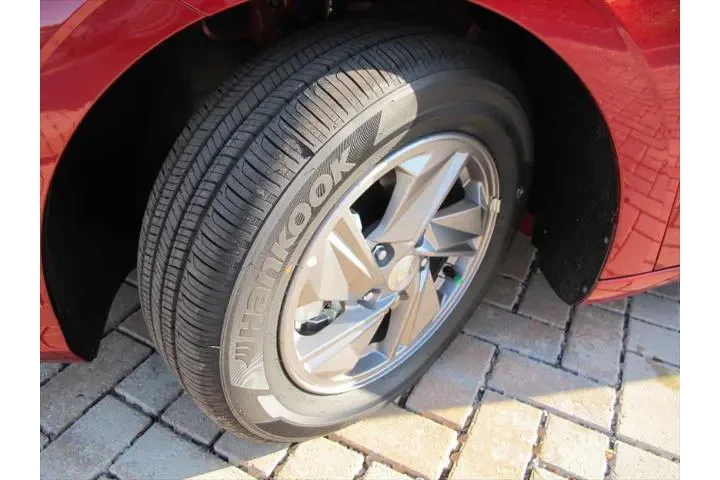 $24005 : Hyundai ELANTRA 2025 SE 4dr image 6